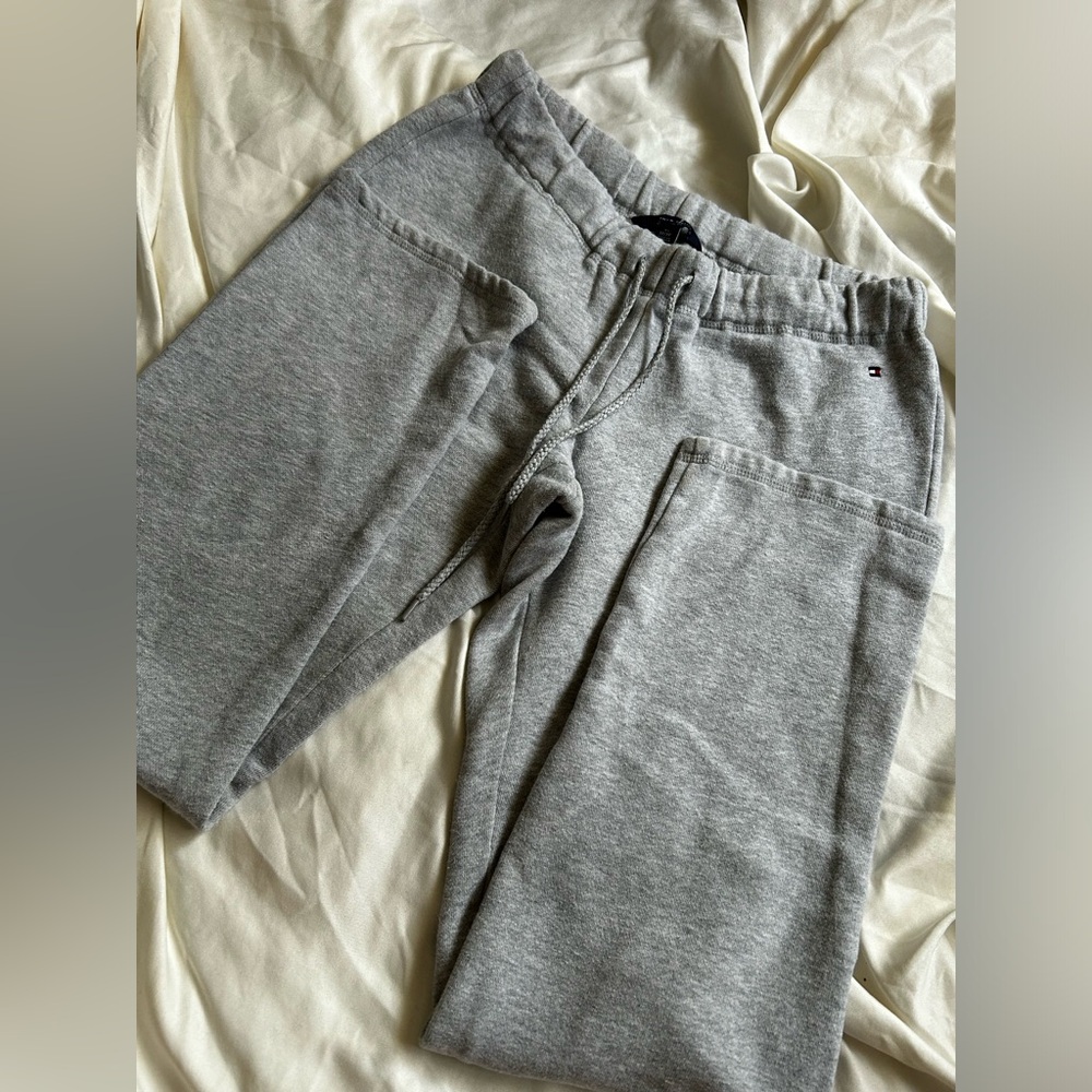 Grey Tommy Hilfiger sweats size XS